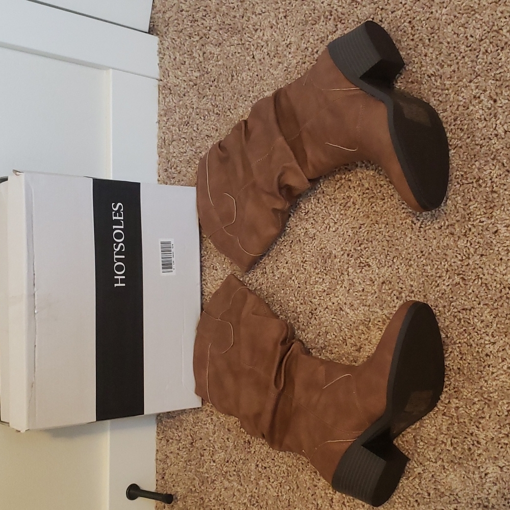 This cute " Hotsoles " slouchy leather boots  new with box 